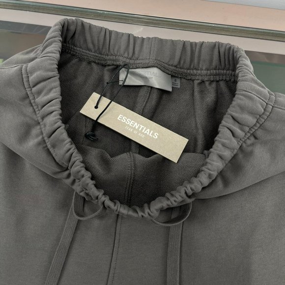 Fear of God ESSENTIALS Letter Embroidery Shorts - Picture 6 of 8